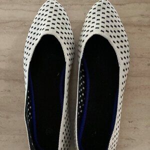 Black and white woven women's flats, size 8.5 NWOT